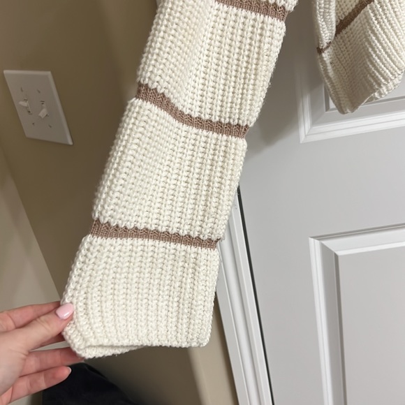 Moon & madison size medium sweater - Picture 2 of 6